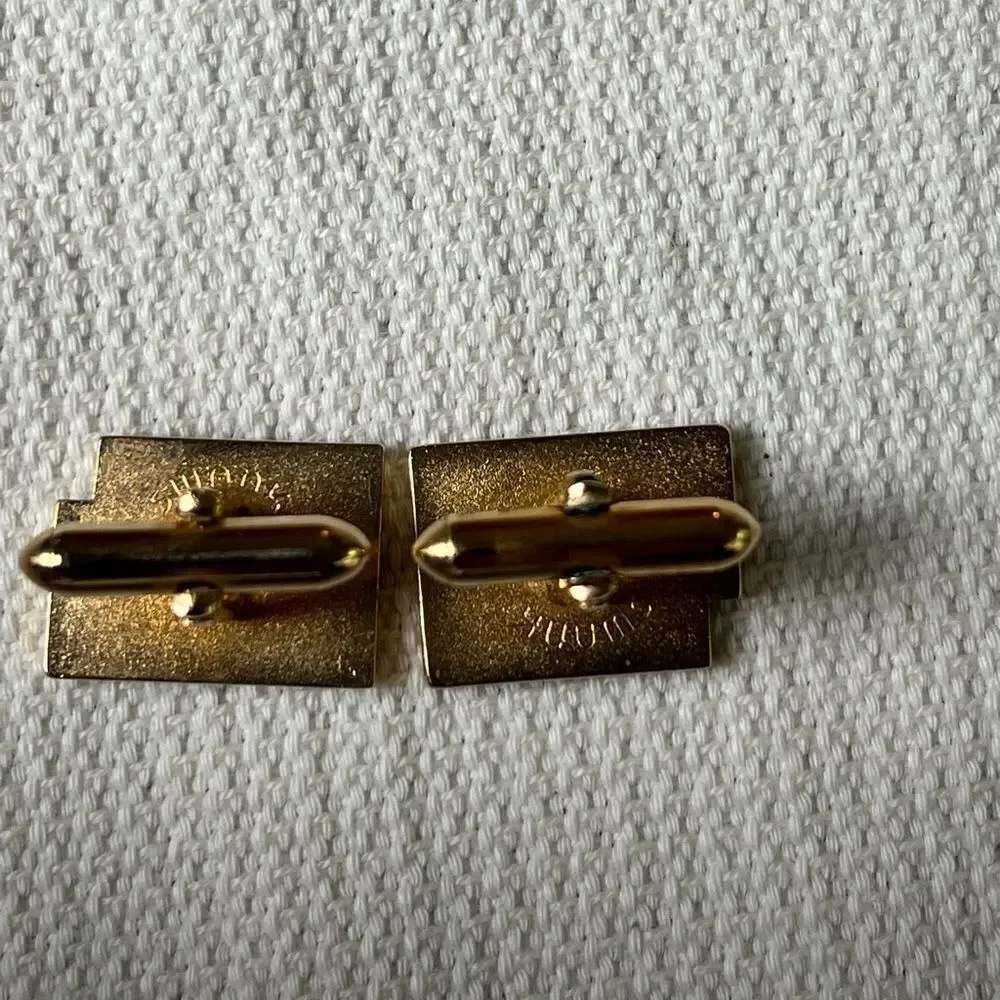 Vintage marked SWANK square gold tone chain pattern cufflinks